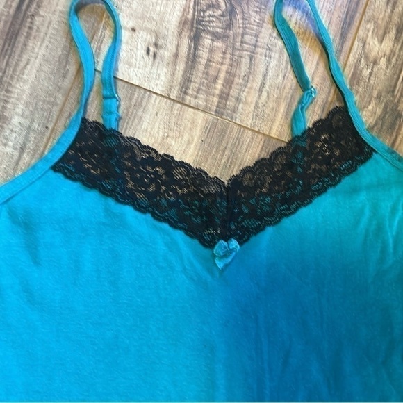 No boundaries tank top with lace size medium(7-9) - Picture 2 of 3